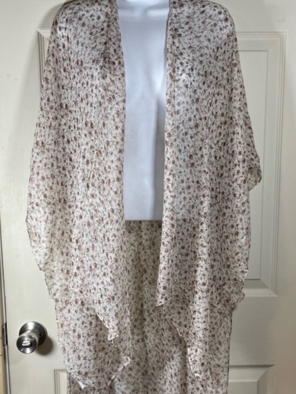 Mia Joy Lightweight Floral Kimono Shawl in Cream and Brown -  NWT